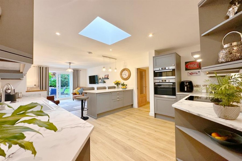 Images for Yew Tree Lane, Poynton