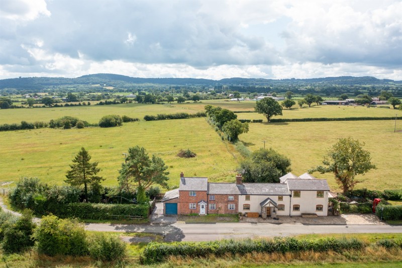 2 FORD LANE - Huge potential and spectacular views