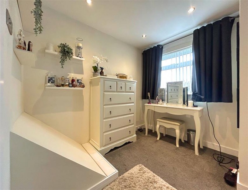 Images for Stoneleigh Avenue, Sale