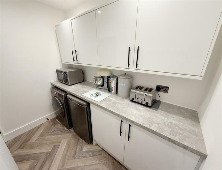 Images for Victoria Way, Bramhall