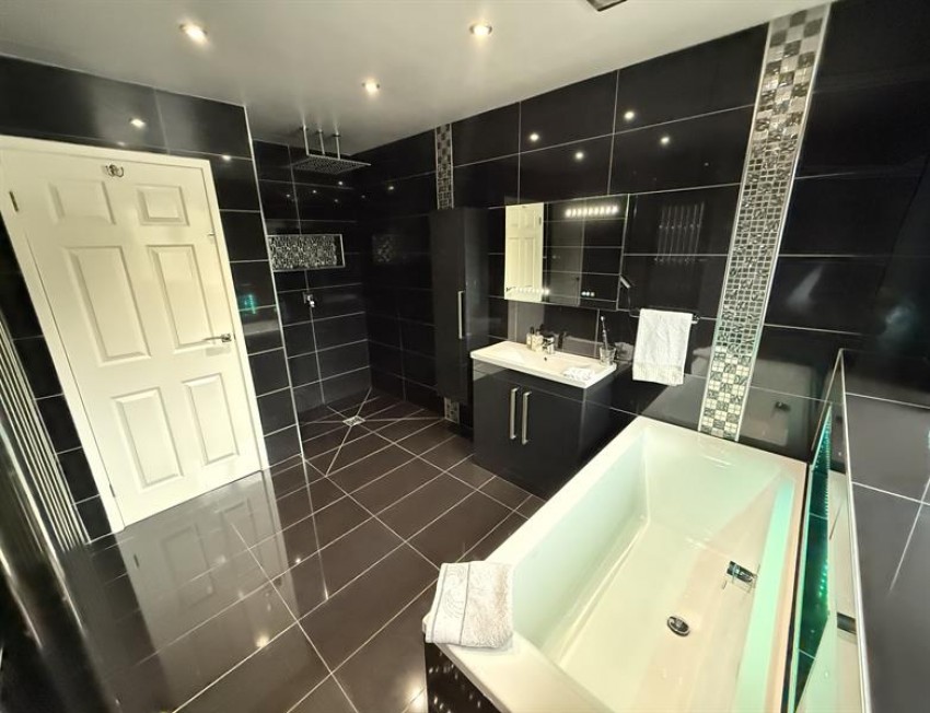 Images for Woodend, Bramhall