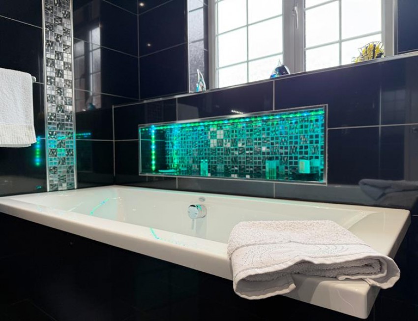 Images for Woodend, Bramhall