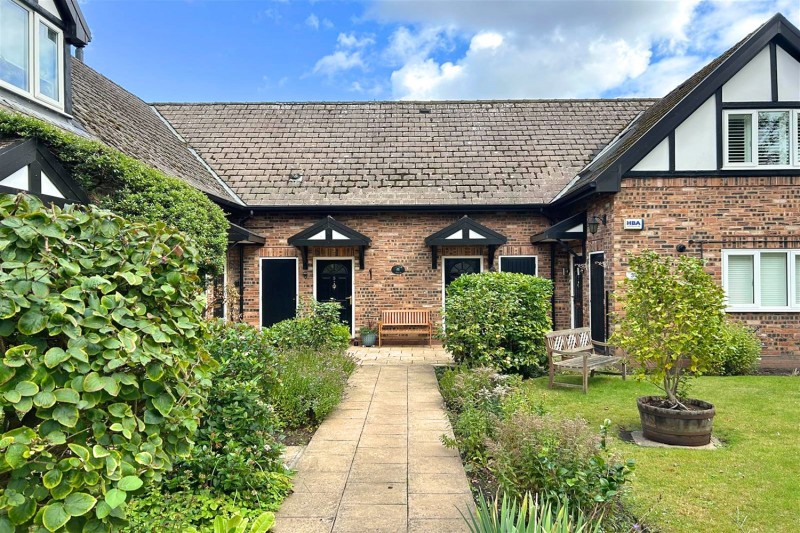 Oakleigh Mews, The Avenue, Sale