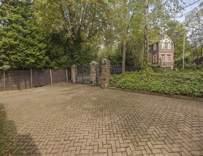 Images for The Avenue, Hale, Altrincham
