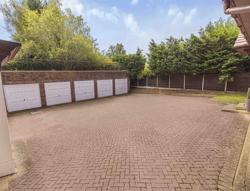 Images for The Avenue, Hale, Altrincham