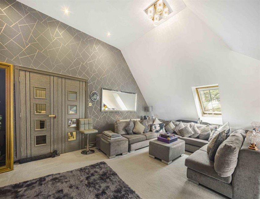 Images for The Avenue, Hale, Altrincham