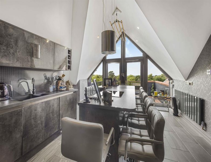 Images for The Avenue, Hale, Altrincham