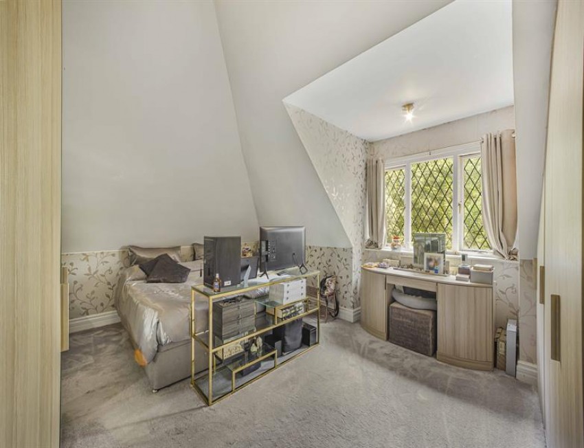 Images for The Avenue, Hale, Altrincham