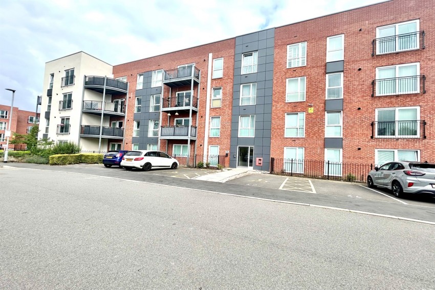 Images for Sheen Gardens, Manchester