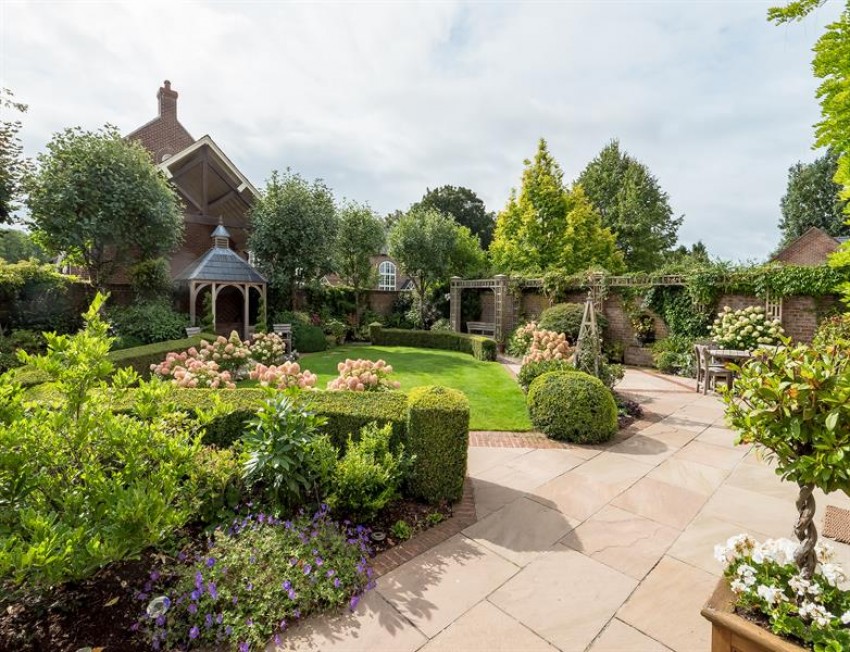 Images for The Courtyard, Swettenham
