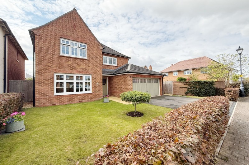 Chadwick Avenue, Woodford