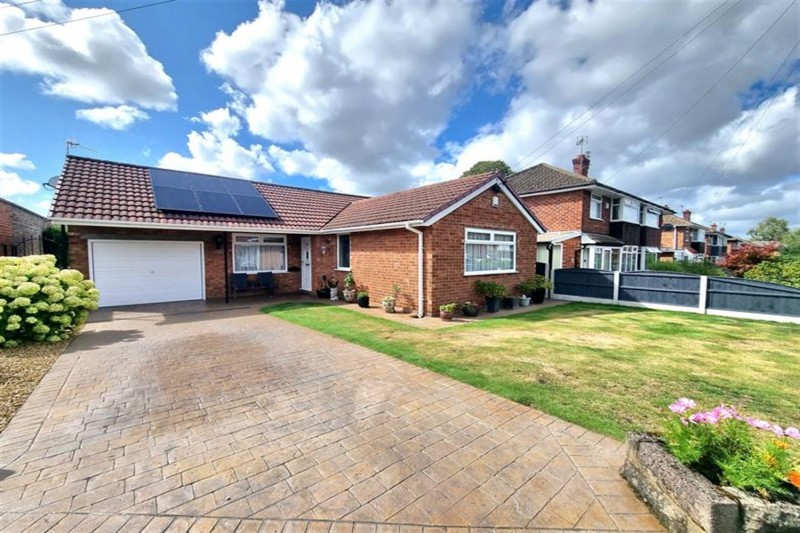 Willoughby Close, Sale
