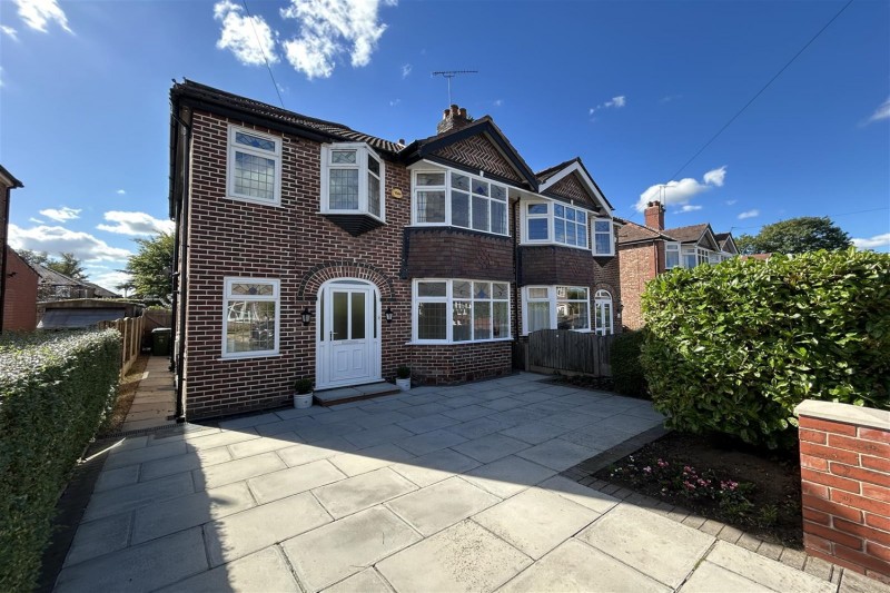 9 Alston Avenue, Sale, M33