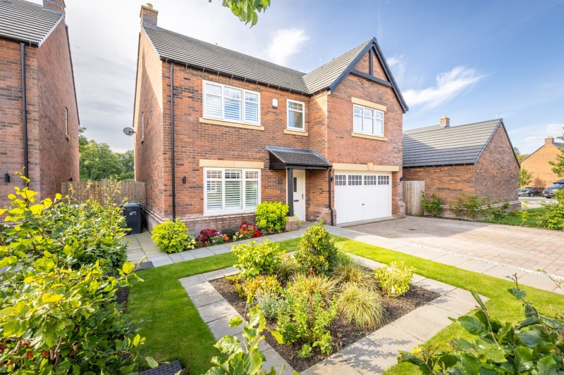 4 ST BONIFACE CLOSE - South facing garden in Bunbury village