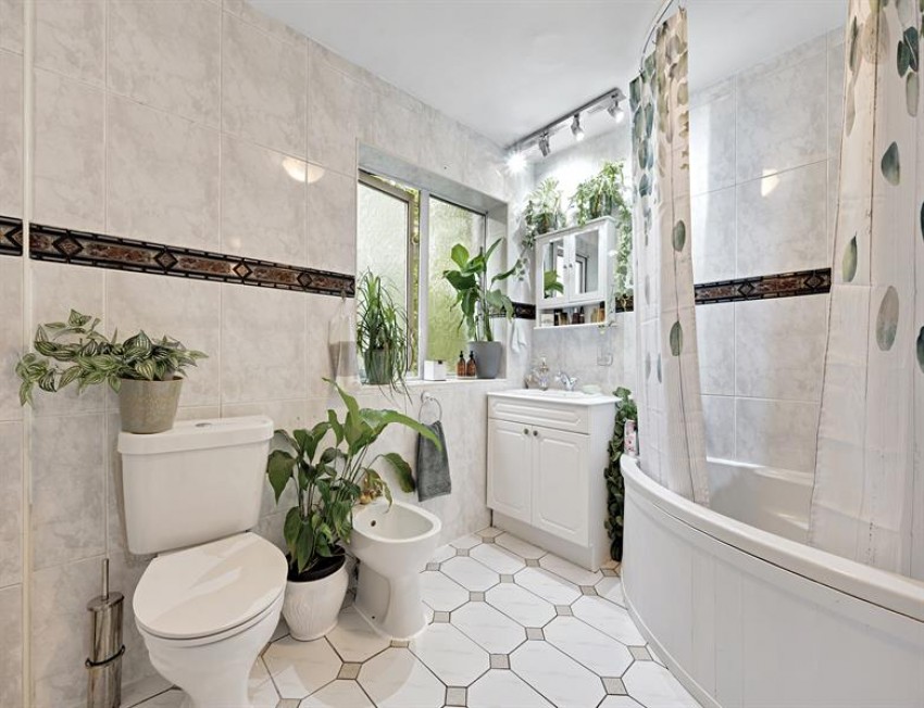 Images for Moss Lane, Sale