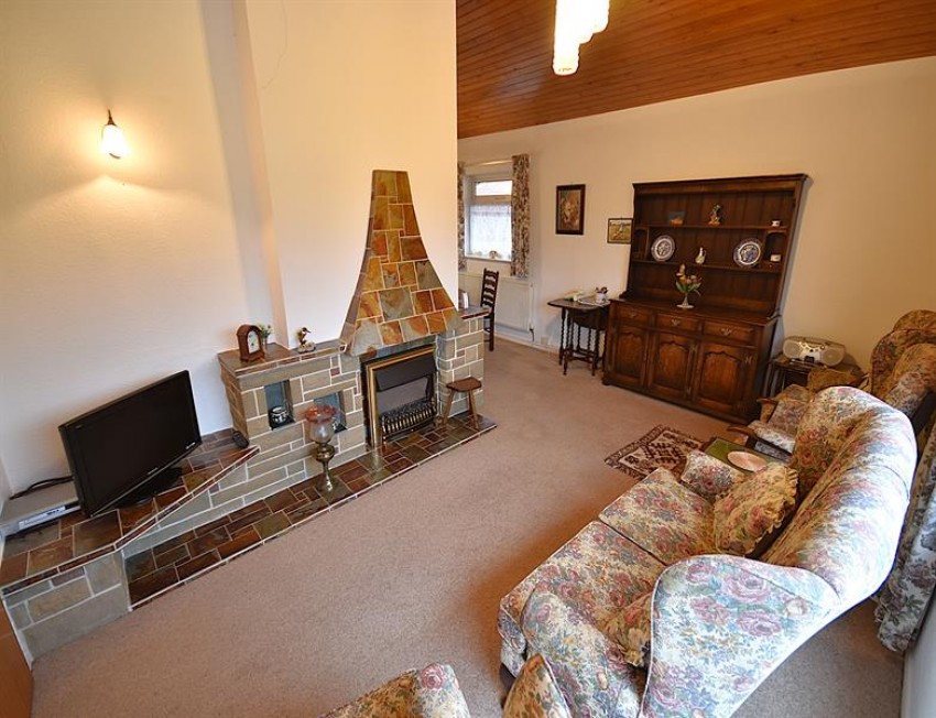 Images for Fitzwilliam Avenue, Sutton, Macclesfield