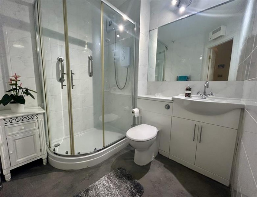 Images for Oakwood, Tabley Road, Knutsford