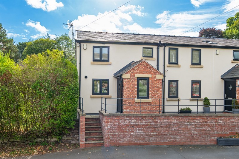 Crown Inn Cottages, Fingerpost Lane, Norley, Frodsham