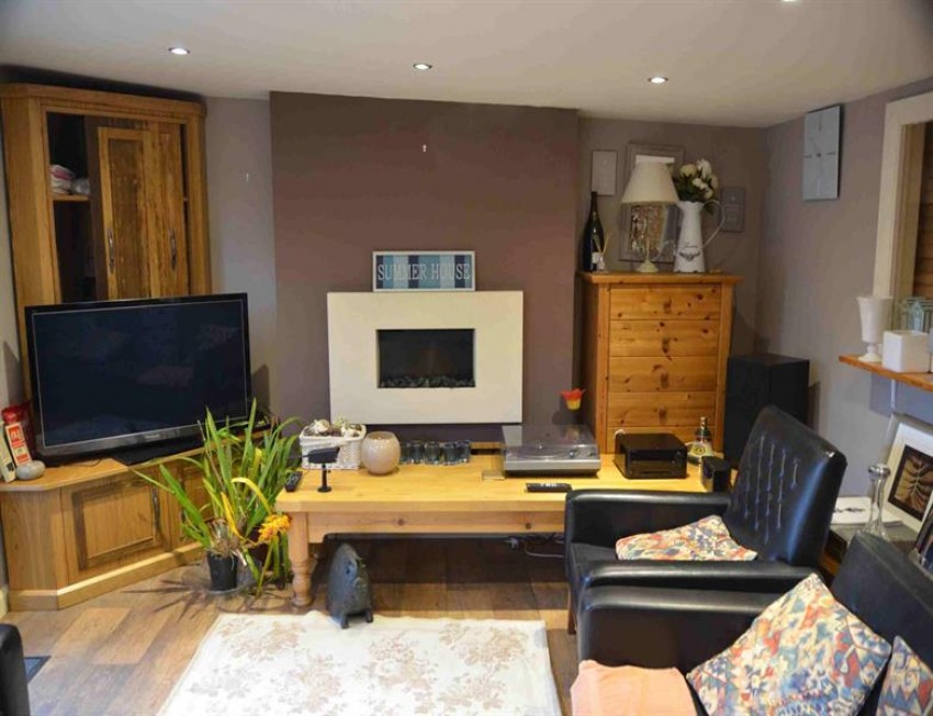 Images for Cross Cottage, Pepper Street, Appleton Thorn, Warrington