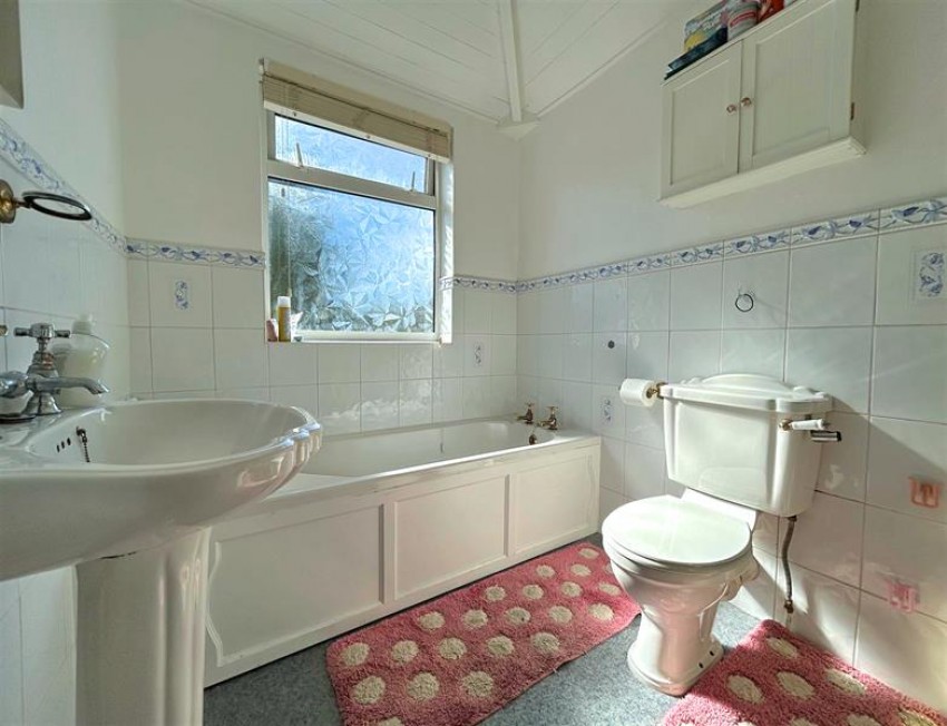 Images for Warwick Drive, Sale