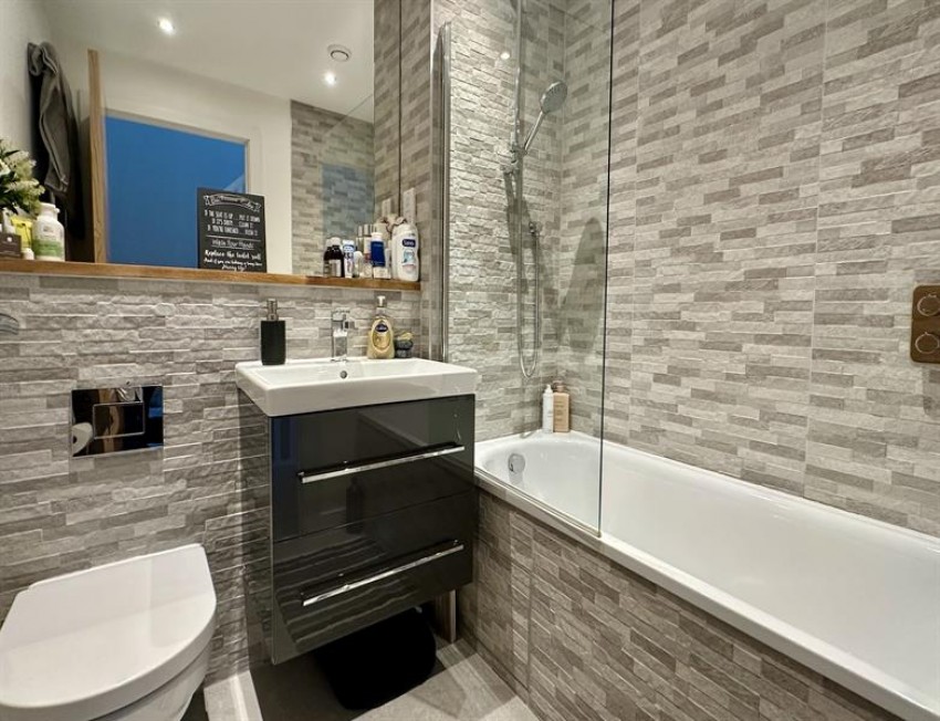 Images for Oak Gardens, Gatley