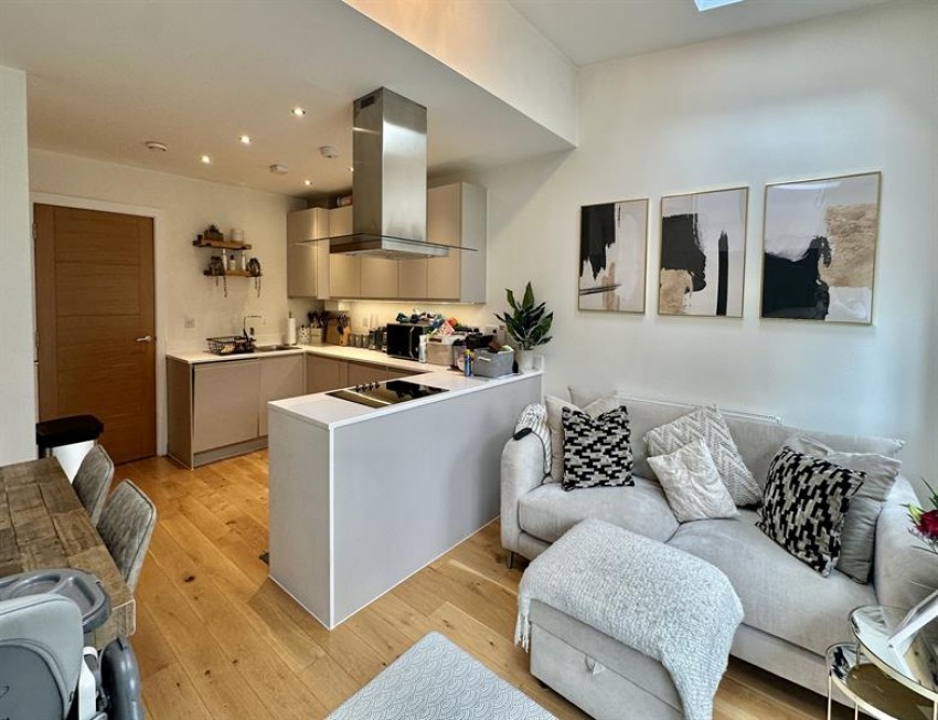 Images for Oak Gardens, Gatley