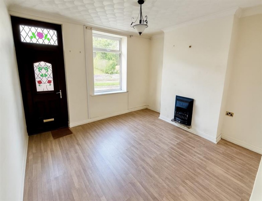 Images for Low Leighton Road, New Mills