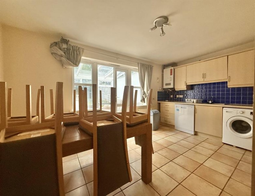 Images for 27 Pencarrow Close, Didsbury