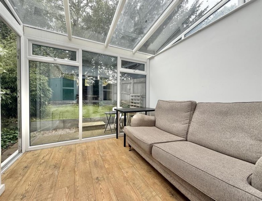 Images for 27 Pencarrow Close, Didsbury