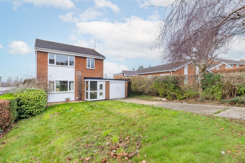 Chain free property with great potential on North Brook Road