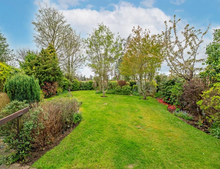 Images for Long Looms, Great Barrow, Chester