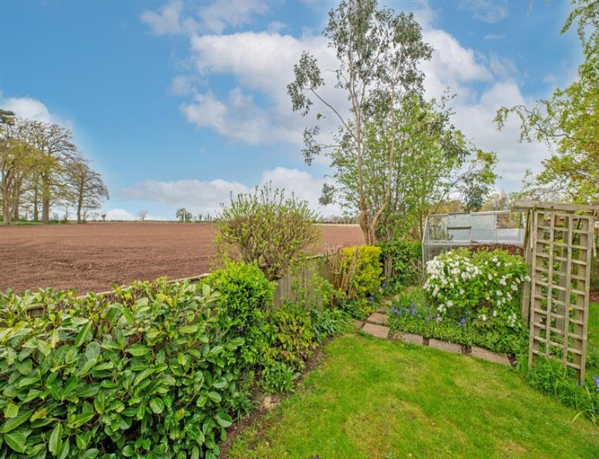 Images for Long Looms, Great Barrow, Chester