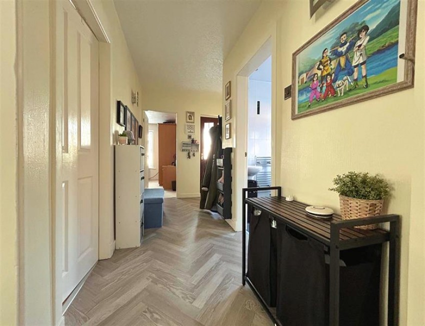 Images for Stoneleigh Avenue, Sale