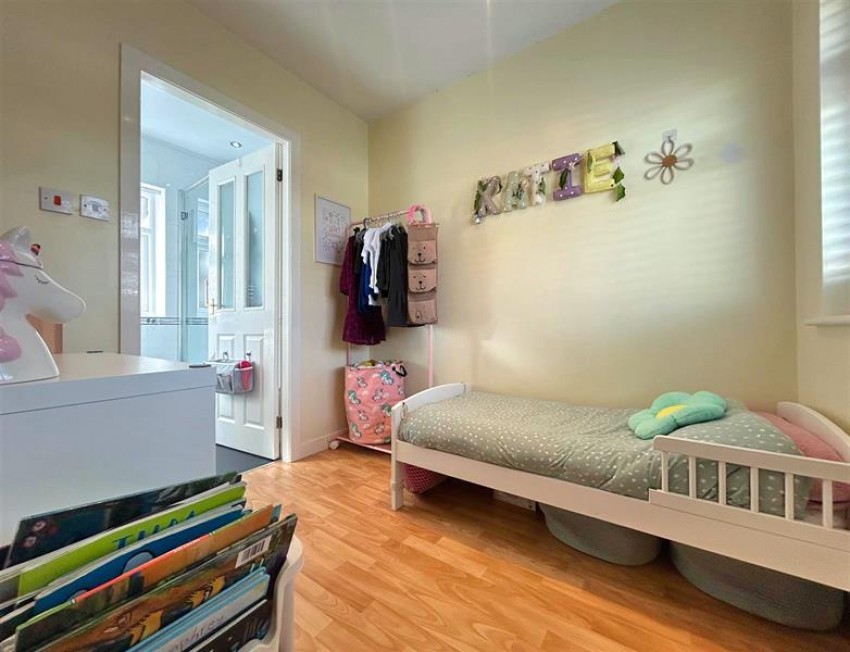 Images for Stoneleigh Avenue, Sale