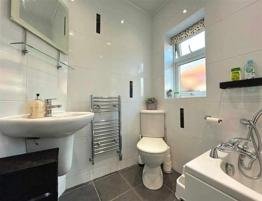 Images for Stoneleigh Avenue, Sale