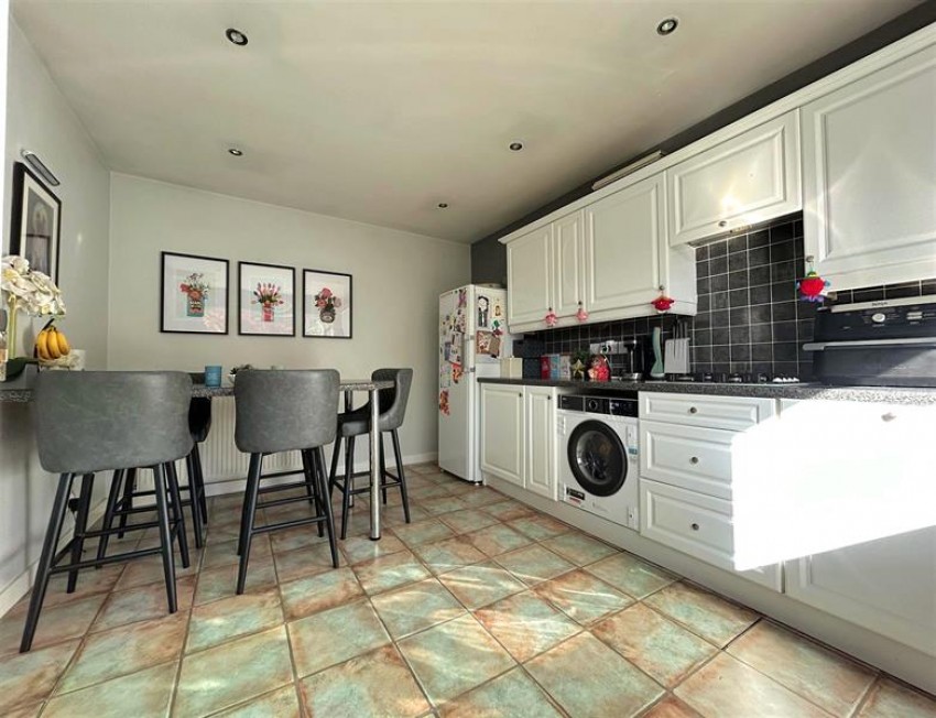 Images for Stoneleigh Avenue, Sale