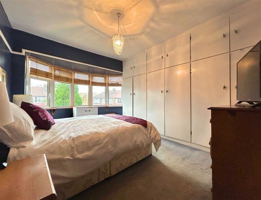 Images for Barnfield Crescent, Sale