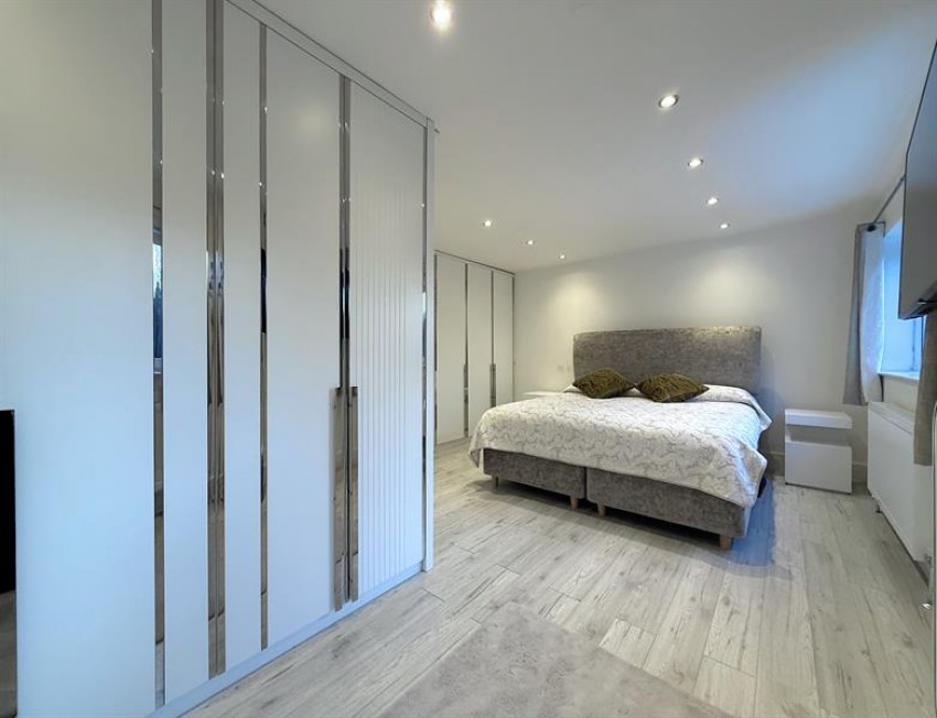 Images for Woodlands Drive, Sale