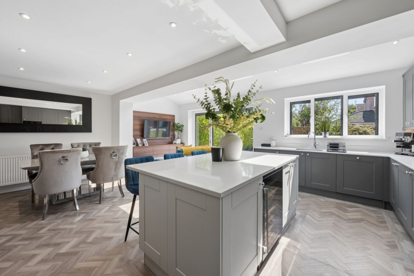 Images for Carnegie Close, Sale, M33