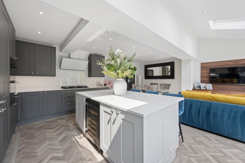 Images for Carnegie Close, Sale, M33