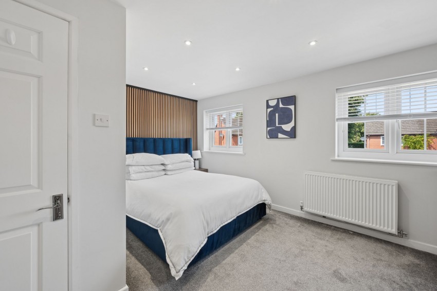 Images for Carnegie Close, Sale, M33
