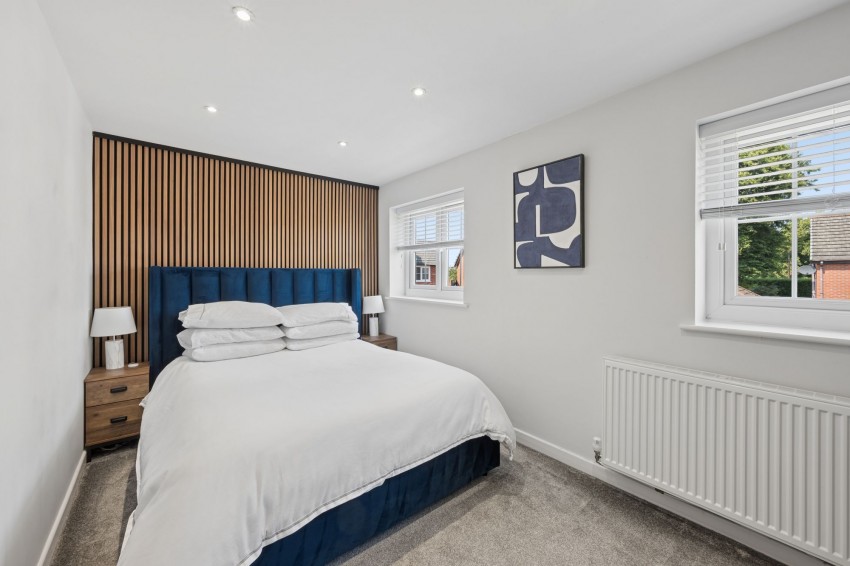 Images for Carnegie Close, Sale, M33