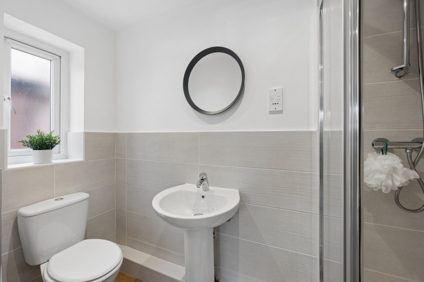 Images for Carnegie Close, Sale, M33
