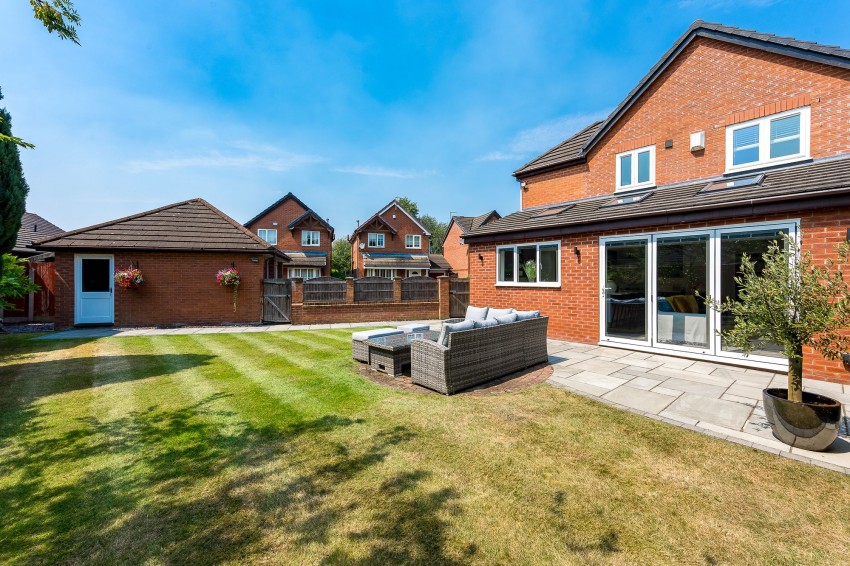 Images for Carnegie Close, Sale, M33
