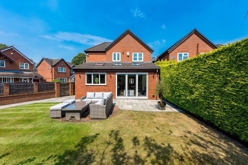 Images for Carnegie Close, Sale, M33
