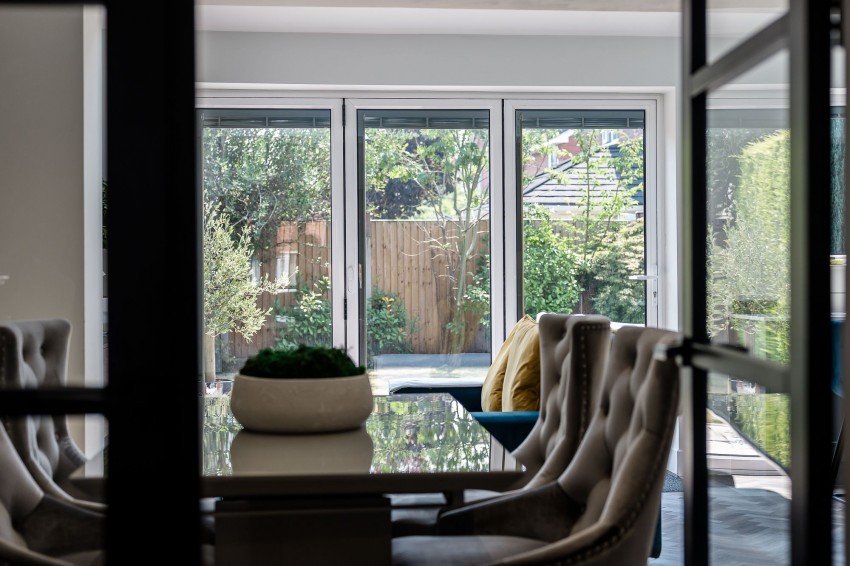 Images for Carnegie Close, Sale, M33