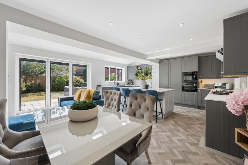 Images for Carnegie Close, Sale, M33