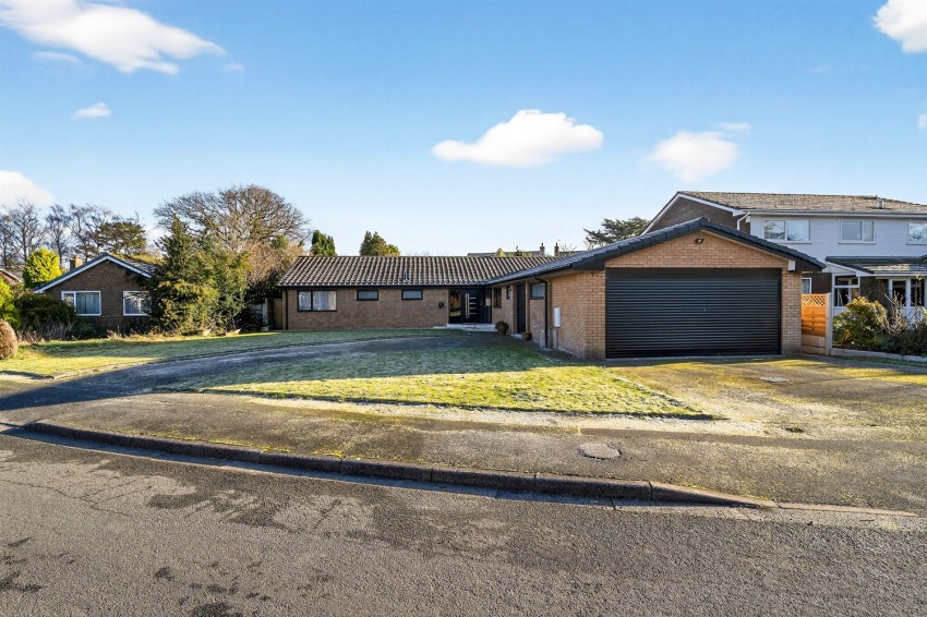 Images for Milverton Drive, Bramhall