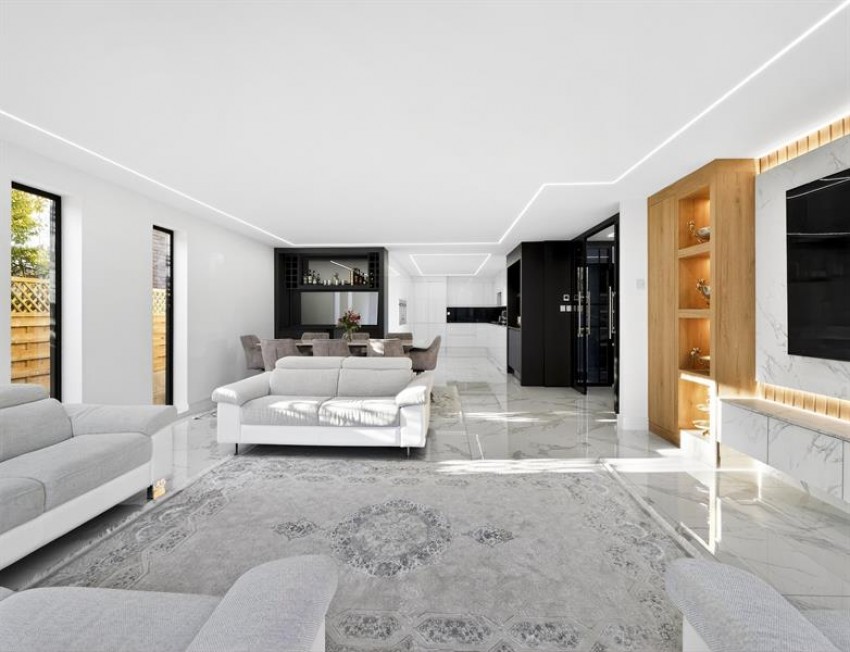 Images for Milverton Drive, Bramhall