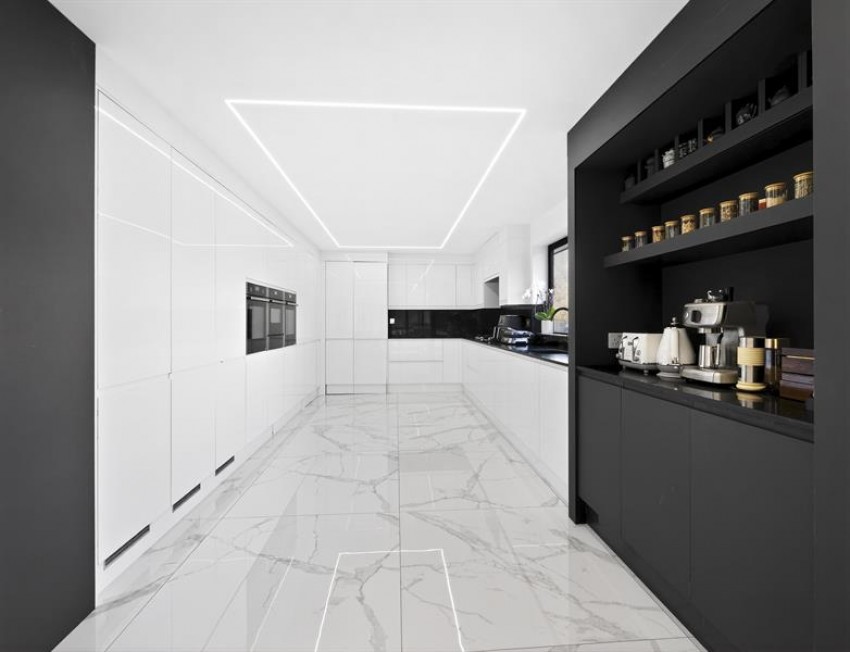 Images for Milverton Drive, Bramhall